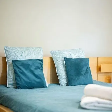 La - Centre - Jardin - Parking Privee - Climatisation *