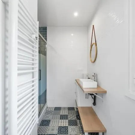 Appartement La - Centre - Jardin - Parking Privee - Climatisation *