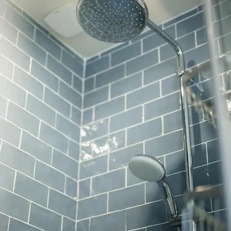 公寓 La - Centre - Jardin - Parking Privee - Climatisation 芒通